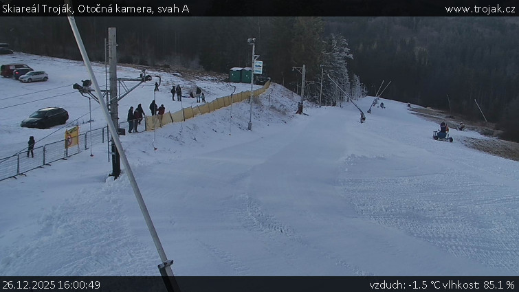 Skiareál Troják - Otočná kamera, svah A - 26.12.2025 v 16:00