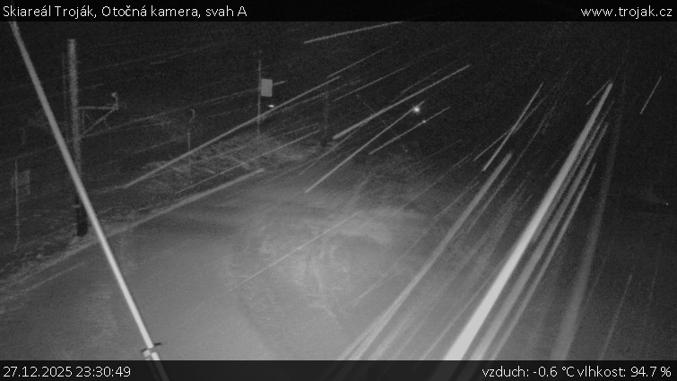 Skiareál Troják - Otočná kamera, svah A - 27.12.2025 v 23:30