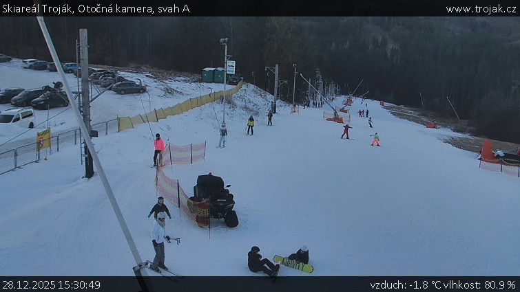 Skiareál Troják - Otočná kamera, svah A - 28.12.2025 v 15:30
