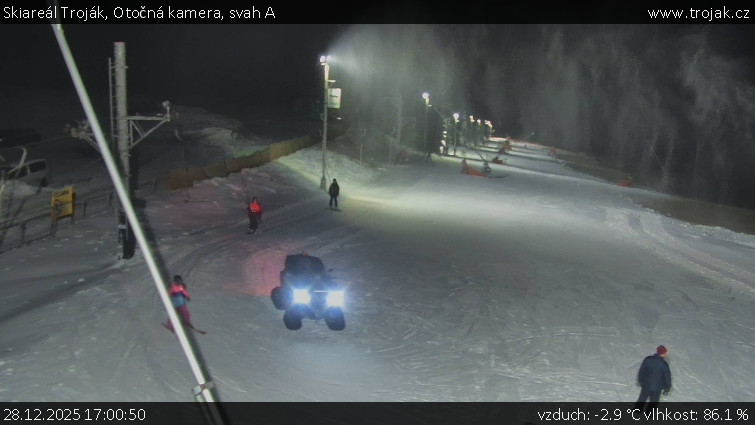Skiareál Troják - Otočná kamera, svah A - 28.12.2025 v 17:00