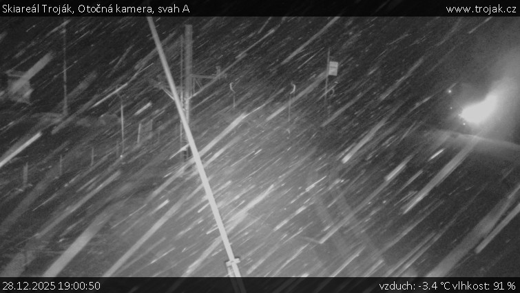 Skiareál Troják - Otočná kamera, svah A - 28.12.2025 v 19:00