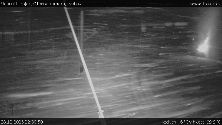 Skiareál Troják - Otočná kamera, svah A - 28.12.2025 v 22:30