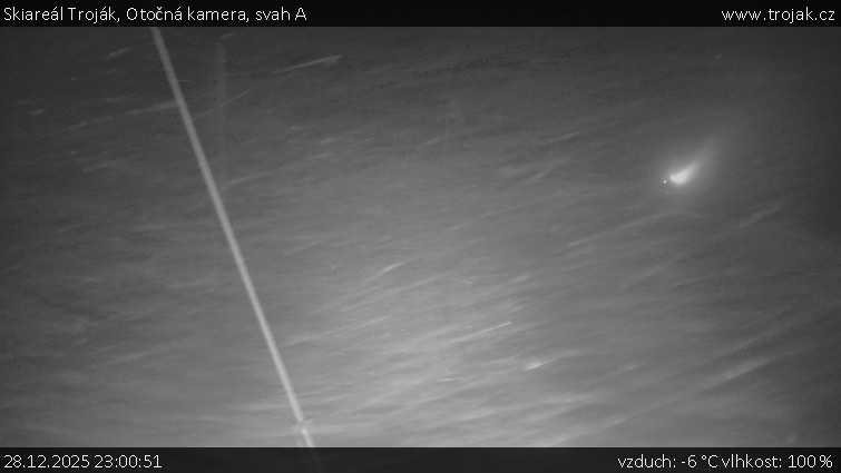 Skiareál Troják - Otočná kamera, svah A - 28.12.2025 v 23:00