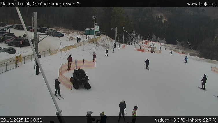 Skiareál Troják - Otočná kamera, svah A - 29.12.2025 v 12:00