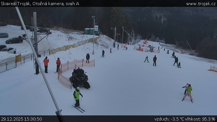 Skiareál Troják - Otočná kamera, svah A - 29.12.2025 v 15:30