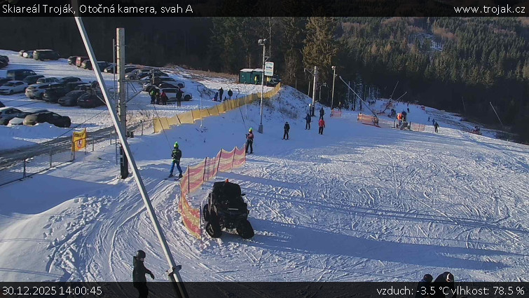 Skiareál Troják - Otočná kamera, svah A - 30.12.2025 v 14:00
