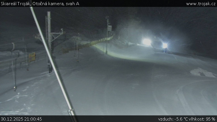 Skiareál Troják - Otočná kamera, svah A - 30.12.2025 v 21:00