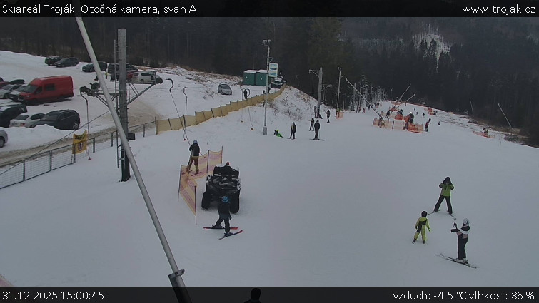 Skiareál Troják - Otočná kamera, svah A - 31.12.2025 v 15:00