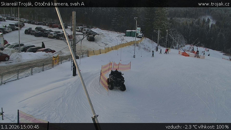 Skiareál Troják - Otočná kamera, svah A - 1.1.2026 v 15:00