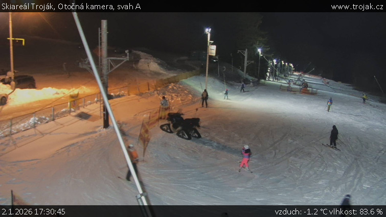 Skiareál Troják - Otočná kamera, svah A - 2.1.2026 v 17:30