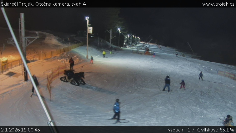 Skiareál Troják - Otočná kamera, svah A - 2.1.2026 v 19:00