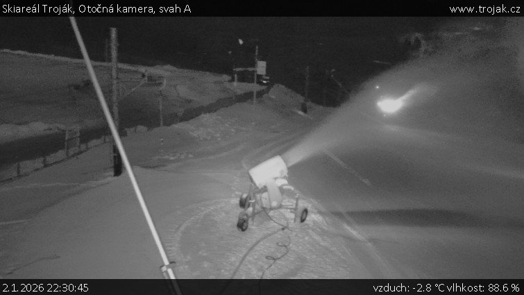 Skiareál Troják - Otočná kamera, svah A - 2.1.2026 v 22:30