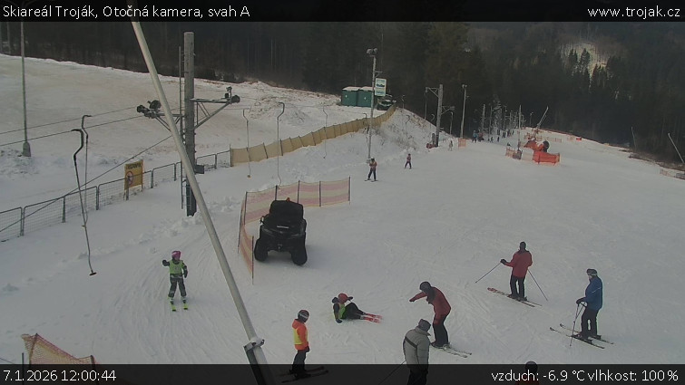 Skiareál Troják - Otočná kamera, svah A - 7.1.2026 v 12:00