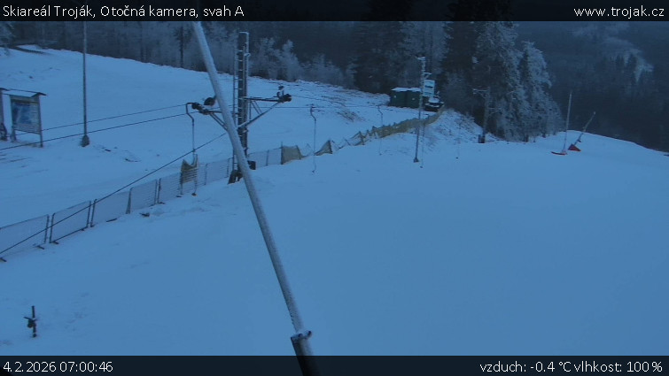 Skiareál Troják - Otočná kamera, svah A - 4.2.2026 v 07:00