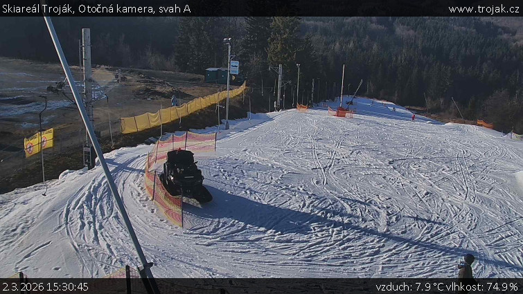 Skiareál Troják - Otočná kamera, svah A - 2.3.2026 v 15:30