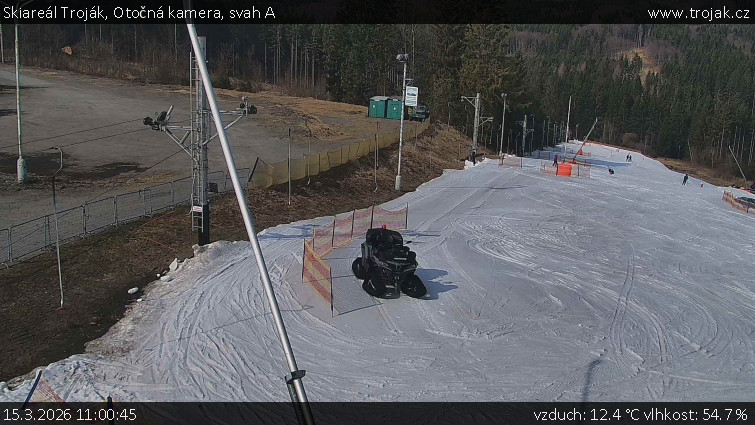 Skiareál Troják - Otočná kamera, svah A - 15.3.2026 v 11:00