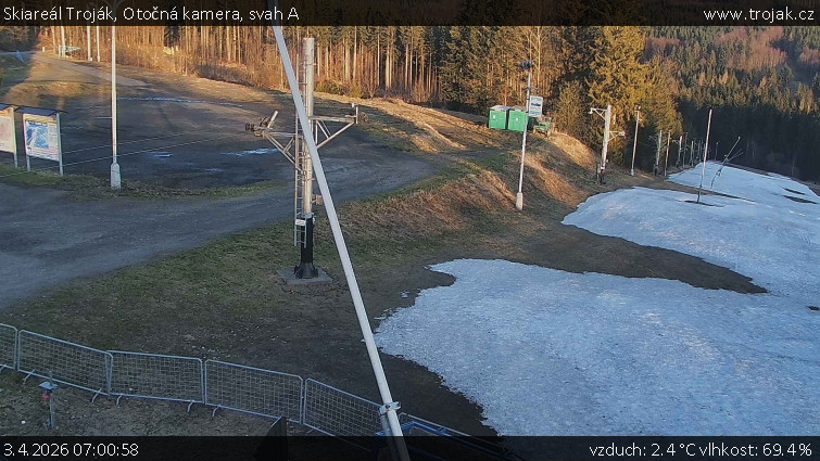 Skiareál Troják - Otočná kamera, svah A - 3.4.2026 v 07:00