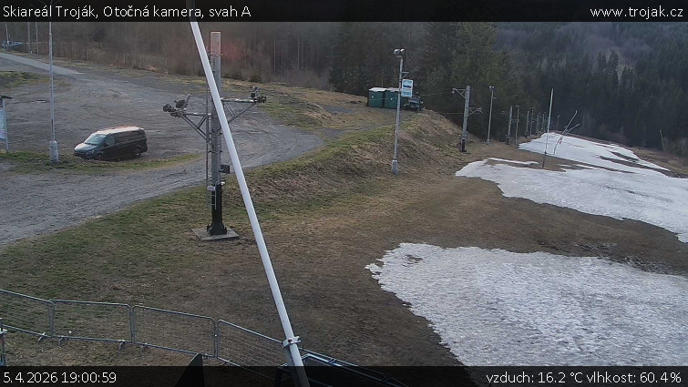 Skiareál Troják - Otočná kamera, svah A - 5.4.2026 v 19:00