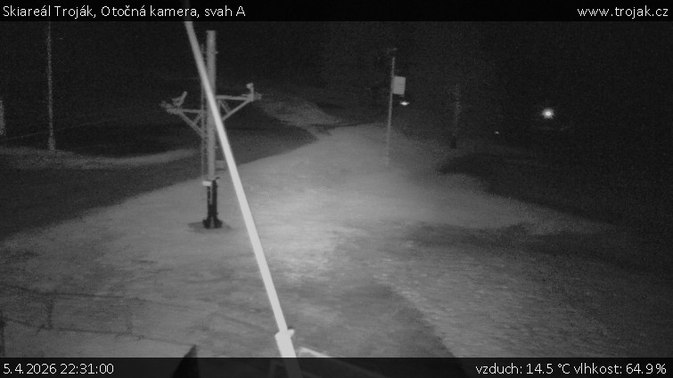 Skiareál Troják - Otočná kamera, svah A - 5.4.2026 v 22:31