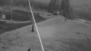 Skiareál Troják - Otočná kamera, svah A - 16.4.2026 v 05:30 Skiareál Troják - Otočná kamera, svah A - 16.4.2026 v 05:30