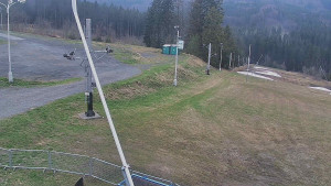 Skiareál Troják - Otočná kamera, svah A - 16.4.2026 v 18:30 Skiareál Troják - Otočná kamera, svah A - 16.4.2026 v 18:30