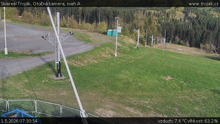 Skiareál Troják - Otočná kamera, svah A - 1.5.2026 v 07:30