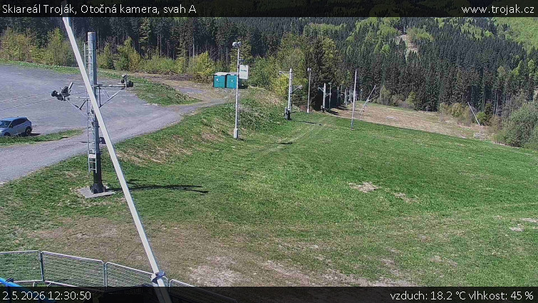 Skiareál Troják - Otočná kamera, svah A - 2.5.2026 v 12:30