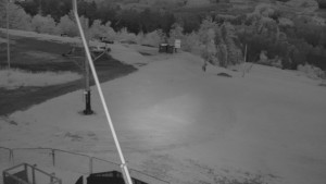 Skiareál Troják - Otočná kamera, svah A - 12.6.2026 v 21:30 Skiareál Troják - Otočná kamera, svah A - 12.6.2026 v 21:30
