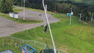 Skiareál Troják - Otočná kamera, svah A - 16.6.2026 v 09:30 Skiareál Troják - Otočná kamera, svah A - 16.6.2026 v 09:30