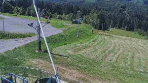 Ośrodek narciarski Troják - Obrotowa kamera, stok A - 24.6.2026 v 14:30 Ośrodek narciarski Troják - Obrotowa kamera, stok A - 24.6.2026 v 14:30