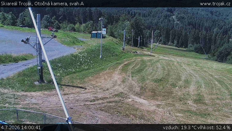 Skiareál Troják - Otočná kamera, svah A - 4.7.2026 v 14:00