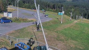 Ośrodek narciarski Troják - Obrotowa kamera, stok A - 8.8.2026 v 08:30 Ośrodek narciarski Troják - Obrotowa kamera, stok A - 8.8.2026 v 08:30
