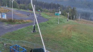 Skiareál Troják - Otočná kamera, svah A - 18.9.2026 v 06:30 Skiareál Troják - Otočná kamera, svah A - 18.9.2026 v 06:30