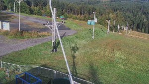 Skiareál Troják - Otočná kamera, svah A - 18.9.2026 v 08:30 Skiareál Troják - Otočná kamera, svah A - 18.9.2026 v 08:30