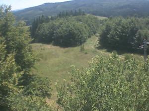 Skiareál Troják - Kamera na svahu B, pohled od chaty - 1.7.2025 v 12:49