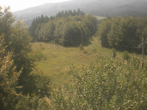 Skiareál Troják - Kamera na svahu B, pohled od chaty - 15.8.2025 v 09:49