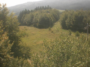 Skiareál Troják - Kamera na svahu B, pohled od chaty - 15.8.2025 v 10:31