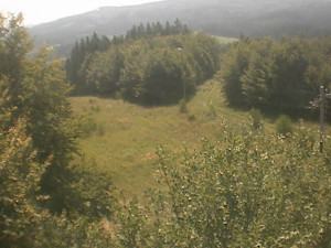 Skiareál Troják - Kamera na svahu B, pohled od chaty - 15.8.2025 v 10:49