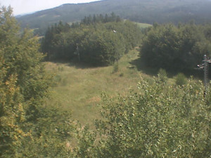 Skiareál Troják - Kamera na svahu B, pohled od chaty - 15.8.2025 v 13:49