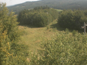 Skiareál Troják - Kamera na svahu B, pohled od chaty - 15.8.2025 v 14:49