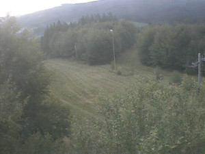 Skiareál Troják - Kamera na svahu B, pohled od chaty - 18.9.2025 v 07:50