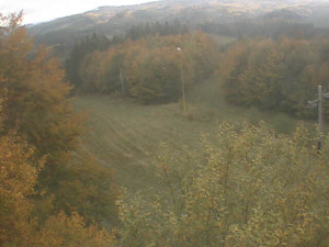 Skiareál Troják - Kamera na svahu B, pohled od chaty - 19.10.2025 v 10:50