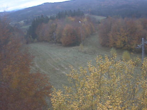 Skiareál Troják - Kamera na svahu B, pohled od chaty - 30.10.2025 v 09:50