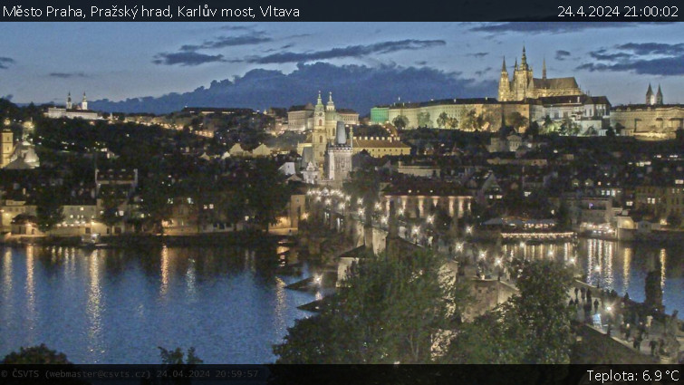 Město Praha - Pražský hrad, Karlův most, Vltava - 24.4.2024 v 21:00