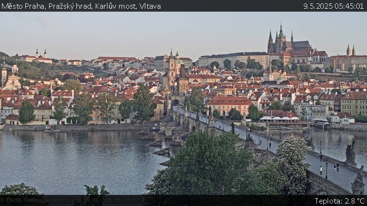Město Praha - Pražský hrad, Karlův most, Vltava - 9.5.2025 v 05:45 Město Praha - Pražský hrad, Karlův most, Vltava - 9.5.2025 v 05:45