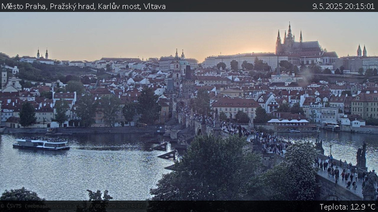 Město Praha - Pražský hrad, Karlův most, Vltava - 9.5.2025 v 20:15 Město Praha - Pražský hrad, Karlův most, Vltava - 9.5.2025 v 20:15