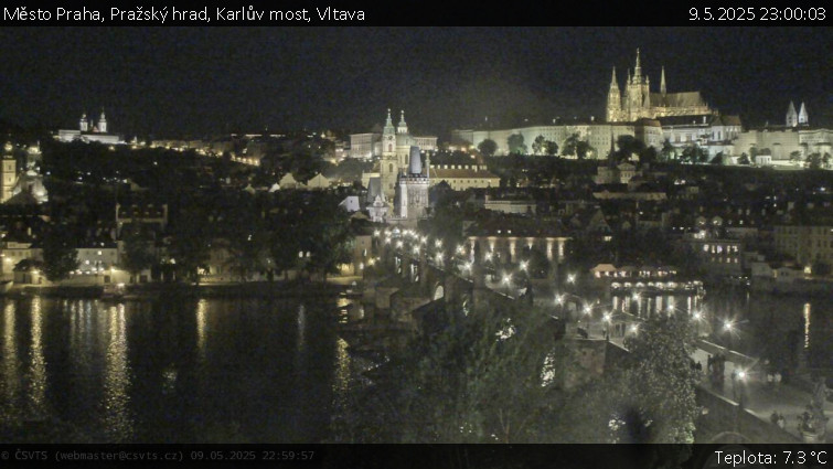 Město Praha - Pražský hrad, Karlův most, Vltava - 9.5.2025 v 23:00 Město Praha - Pražský hrad, Karlův most, Vltava - 9.5.2025 v 23:00