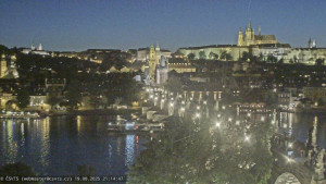 Město Praha - Pražský hrad, Karlův most, Vltava - 19.8.2025 v 21:15