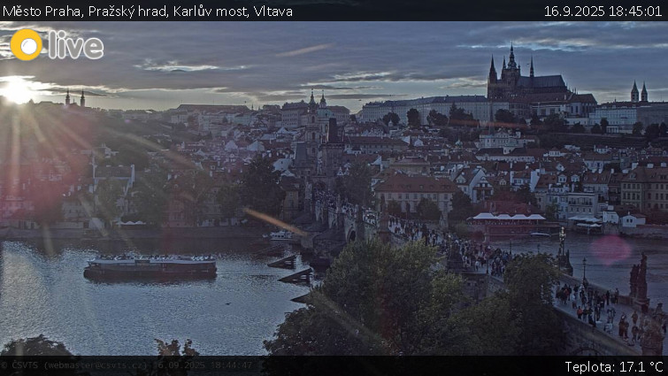 Město Praha - Pražský hrad, Karlův most, Vltava - 16.9.2025 v 18:45