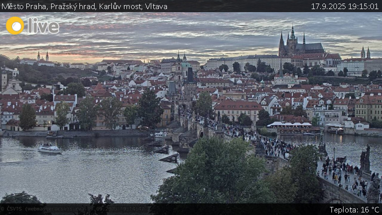 Město Praha - Pražský hrad, Karlův most, Vltava - 17.9.2025 v 19:15
